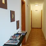 Amparo Hayas Gasthuis 3*